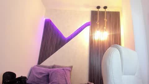 Lau online show from February 19, 2:34 pm