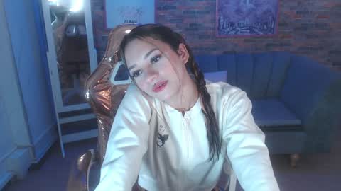 Laurita  online show from December 30, 8:25 pm