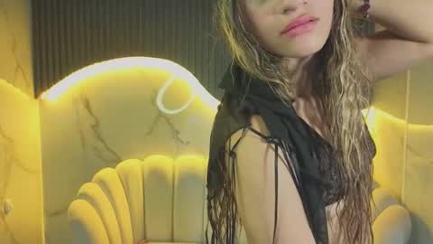 Laurita  online show from November 7, 4:40 pm