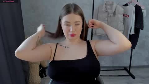 Snapshot of laurita_shy chatting on April 29, 7:56 am Diana online show from April 29, 7:56 am