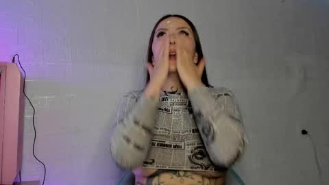 Snapshot of lauryn_muller_ chatting on May 29, 6:55 am Lau online show from May 29, 6:55 am
