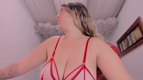 Snapshot of lauu_g chatting on October 2, 9:16 am Lauu G online show from October 2, 9:16 am