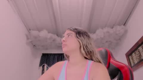 Snapshot of lauu_g chatting on October 4, 11:08 am Lauu G online show from October 4, 11:08 am