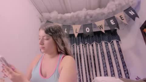 Snapshot of lauu_g chatting on October 13, 9:42 am Lauu G online show from October 13, 9:42 am