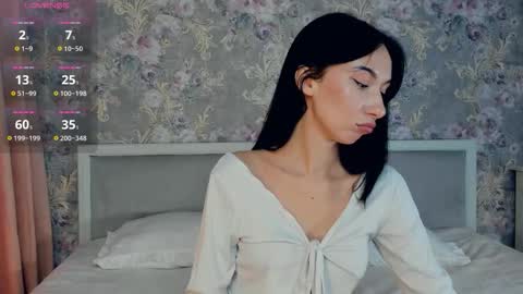Laura online show from September 22, 1:24 pm