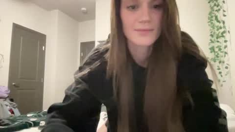 Snapshot of lavender_lulu chatting on December 11, 6:36 am Little Lulu online show from December 11, 6:36 am