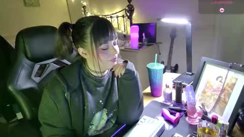 Lavenderrzz online show from February 2, 3:33 pm