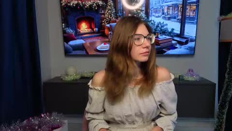 Snapshot of laveniadevoss chatting on November 28, 6:16 am Gloria online show from November 28, 6:16 am