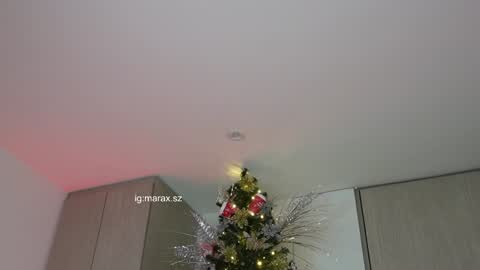 Snapshot of laviah chatting on December 16, 3:08 am Mara online show from December 16, 3:08 am