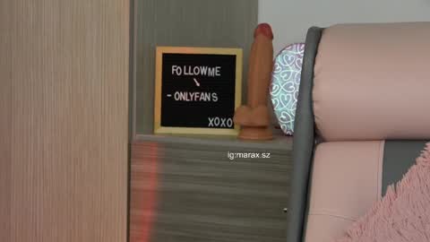 Snapshot of laviah chatting on February 13, 10:33 pm Mara online show from February 13, 10:33 pm