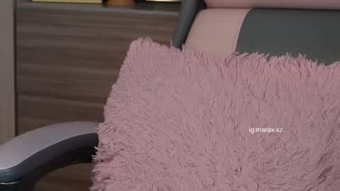 Snapshot of laviah chatting on March 12, 1:25 am Mara online show from March 12, 1:25 am