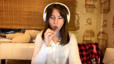 Emily online show from December 5, 3:20 pm