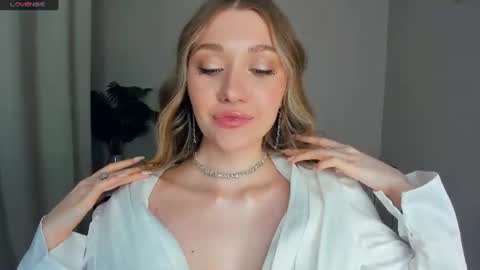 Snapshot of laviniahoutz chatting on June 24, 10:42 pm Jane online show from June 24, 10:42 pm