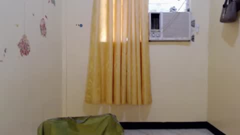 lavvenderr online show from February 2, 3:49 am