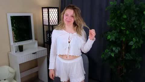 Diana online show from April 7, 4:29 pm