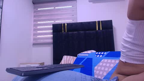 Snapshot of lay_madison chatting on February 28, 7:15 pm Lay Madison online show from February 28, 7:15 pm