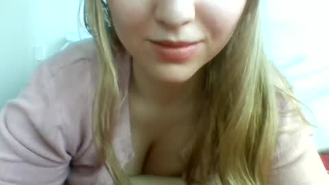 layannalea online show from February 3, 9:50 pm