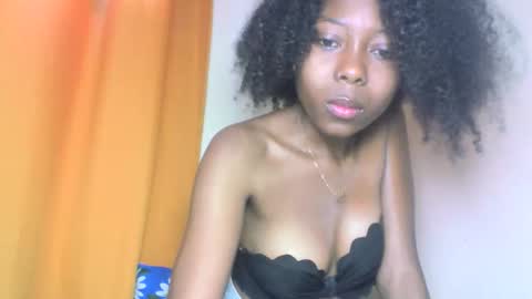 Snapshot of layannek chatting on September 22, 6:26 am layannek online show from September 22, 6:26 am