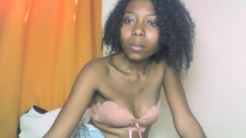 Snapshot of layannek chatting on September 24, 7:12 am layannek online show from September 24, 7:12 am