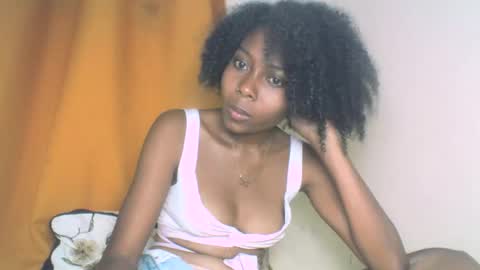 Snapshot of layannek chatting on September 29, 6:24 pm layannek online show from September 29, 6:24 pm