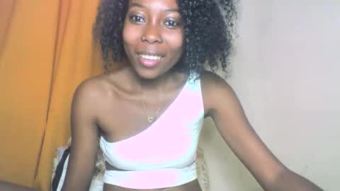 Snapshot of layannek chatting on October 1, 4:07 am layannek online show from October 1, 4:07 am