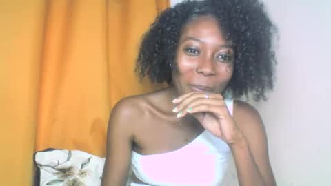 Snapshot of layannek chatting on October 1, 5:19 pm layannek online show from October 1, 5:19 pm