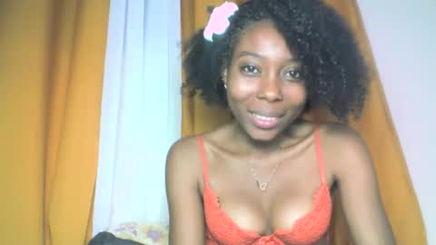 Snapshot of layannek chatting on October 5, 10:18 pm layannek online show from October 5, 10:18 pm