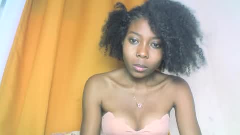 Snapshot of layannek chatting on October 8, 7:11 pm layannek online show from October 8, 7:11 pm