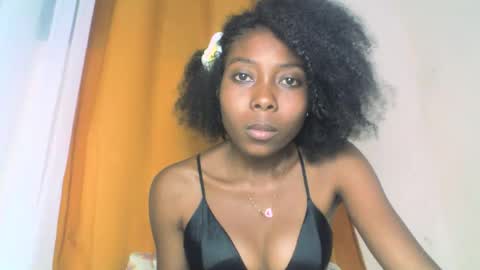 Snapshot of layannek chatting on October 11, 8:40 pm layannek online show from October 11, 8:40 pm