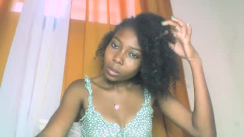 Snapshot of layannek chatting on October 13, 2:55 am layannek online show from October 13, 2:55 am