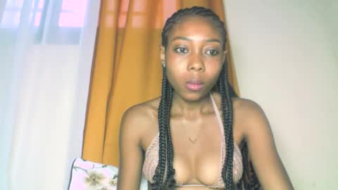 Snapshot of layannek chatting on October 21, 2:45 am layannek online show from October 21, 2:45 am