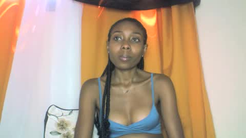 Snapshot of layannek chatting on November 3, 7:20 am layannek online show from November 3, 7:20 am