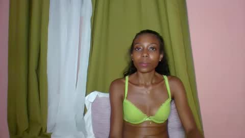 Snapshot of layannek chatting on April 8, 6:19 pm layannek online show from April 8, 6:19 pm