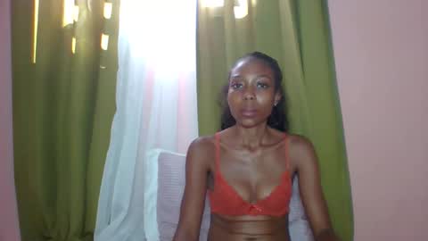 Snapshot of layannek chatting on April 9, 7:58 am layannek online show from April 9, 7:58 am