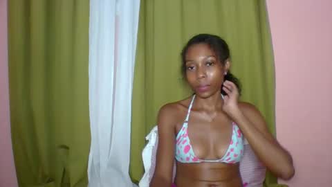 Snapshot of layannek chatting on April 14, 6:14 pm layannek online show from April 14, 6:14 pm