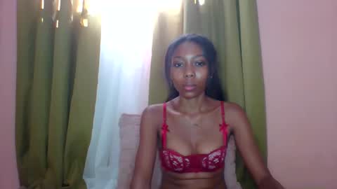Snapshot of layannek chatting on June 5, 8:09 am layannek online show from June 5, 8:09 am