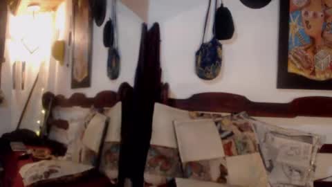 Laye19 online show from October 15, 2:55 am