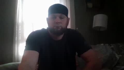 Snapshot of layinlow42 chatting on January 1, 7:43 pm layinlow42 online show from January 1, 7:43 pm