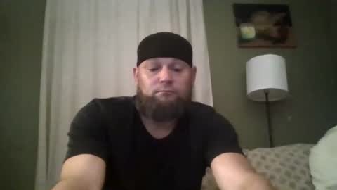 Snapshot of layinlow42 chatting on October 18, 5:21 am layinlow42 online show from October 18, 5:21 am