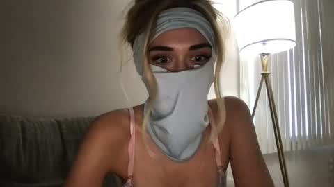 layla1092017 online show from July 29, 10:19 pm