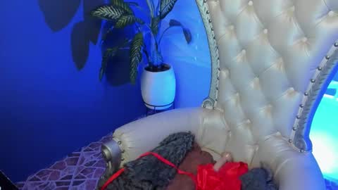 Layla online show from October 31, 12:55 am