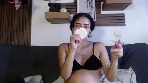 Snapshot of layla_707 chatting on February 20, 6:41 pm Layla online show from February 20, 6:41 pm