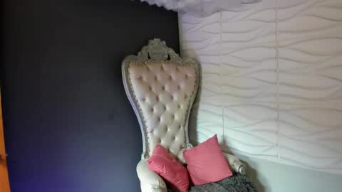 Snapshot of layla_707 chatting on April 10, 6:56 pm Layla online show from April 10, 6:56 pm