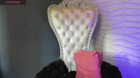 Snapshot of layla_707 chatting on April 16, 9:39 pm Layla online show from April 16, 9:39 pm