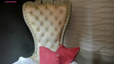 Snapshot of layla_707 chatting on April 17, 8:01 pm Layla online show from April 17, 8:01 pm