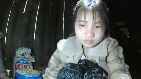 Snapshot of layla_999 chatting on March 8, 2:37 am layla_999 online show from March 8, 2:37 am