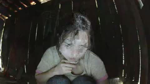 Snapshot of layla_999 chatting on March 27, 1:44 am layla_999 online show from March 27, 1:44 am