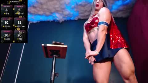 Layla   help me with your thumbs up its important  online show from October 10, 11:42 am