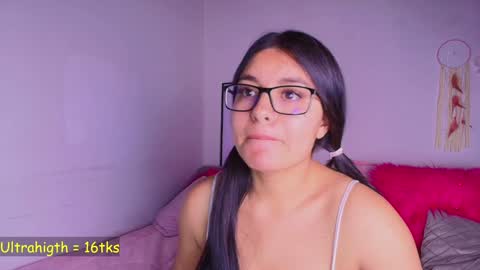 Snapshot of layla_nicols chatting on January 4, 7:23 pm Layla online show from January 4, 7:23 pm