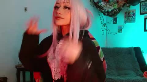 Snapshot of layla_quinn chatting on February 23, 4:59 pm layla_quinn online show from February 23, 4:59 pm